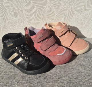 Krásne, štýlové a praktické 🩷 https://www.littlefeet.sk/celorocna-obuv:protetika/ #littlefeet #barefootvtrencine...